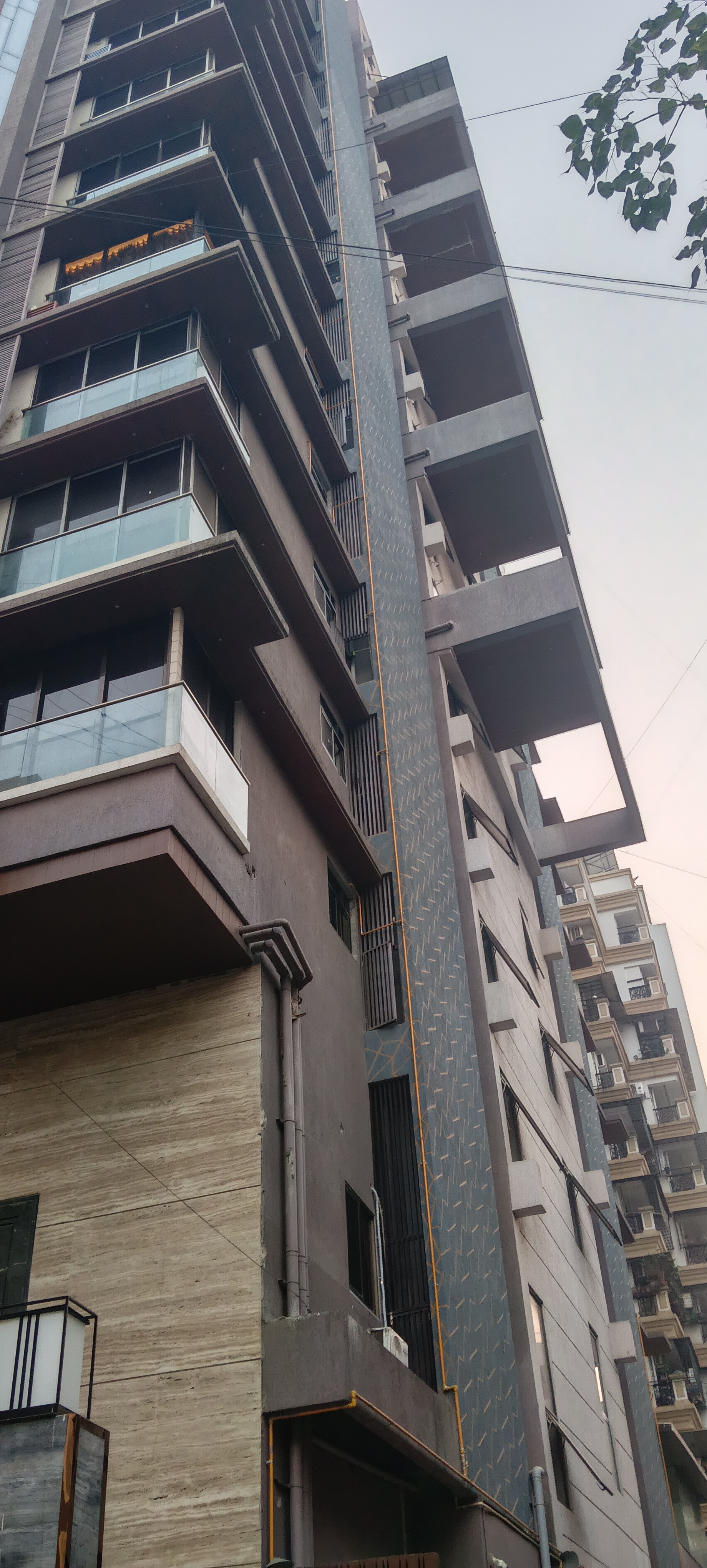 Izzara Building — Premium Residential Glazing, Khar workshop - Image 9